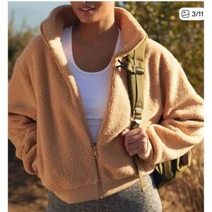 Women’s Beyond Yoga Brave the Elements Sherpa Bomber Jacket